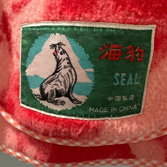 One-of-a-Kind Handmade Blanket Jacket — Graphic Fleece, “Seal” Patch, Size S/M - Picture 3 of 5